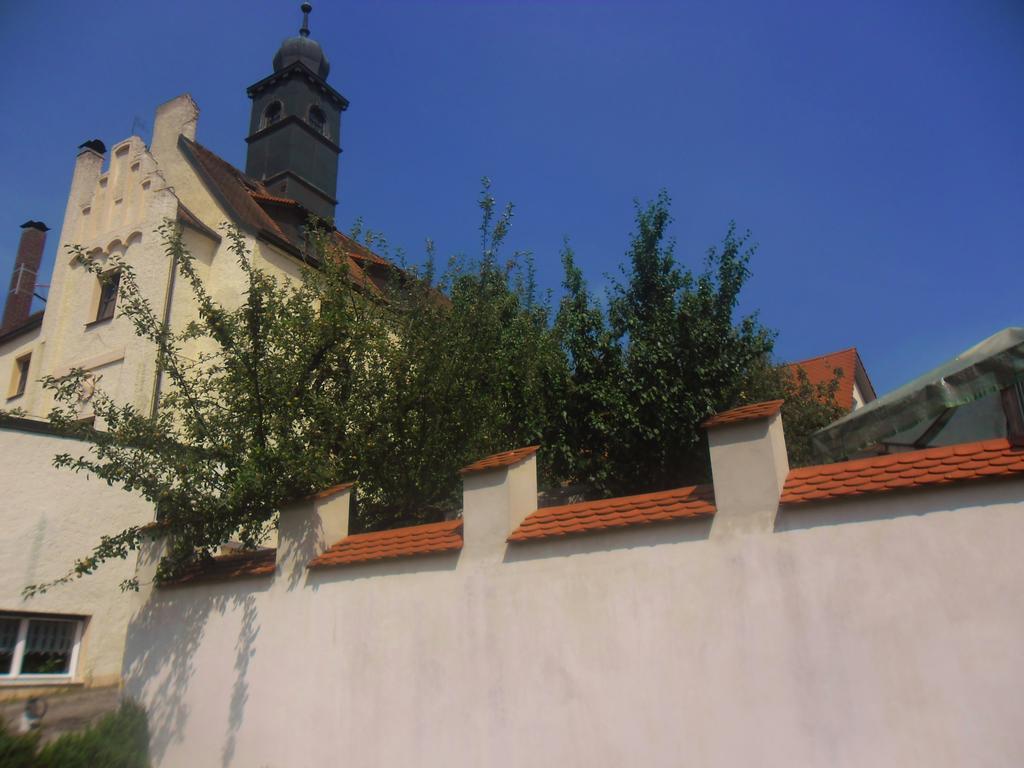 Schloss Weichs Zu Regensburg Mit 2Schlafzimmer Parkplatz Internet 75Qm Zentrum المظهر الخارجي الصورة